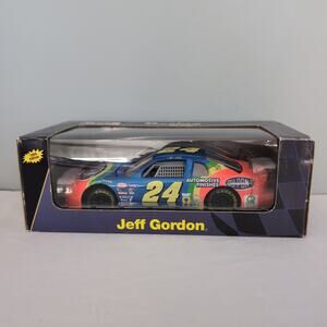 Jeff Gordon #24 DuPont 1996 Monte Carlo Revell 1:24 Scale Diecast